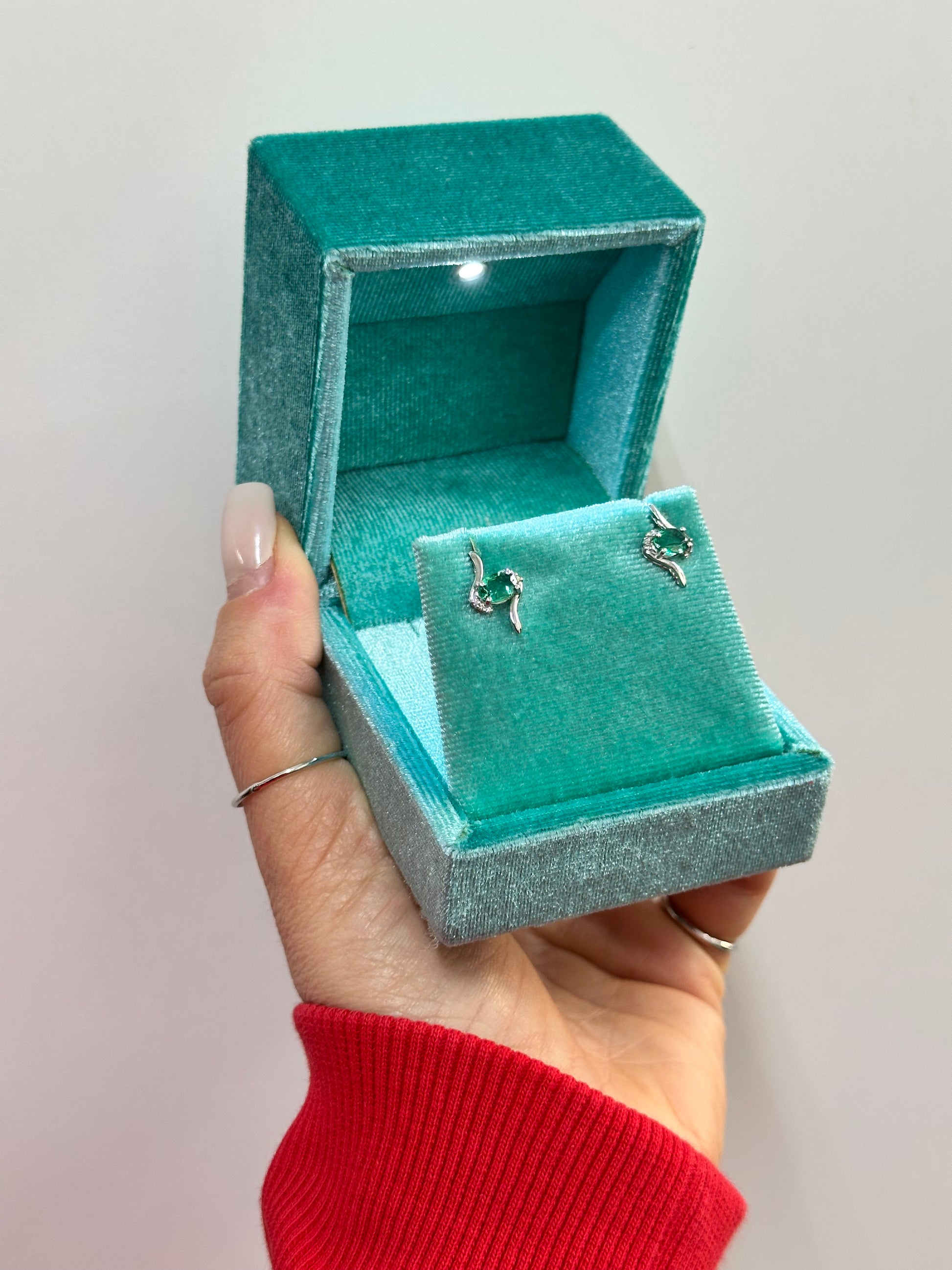 ORECCHINI ORO 18KT SMERALDI E DIAMANTI
