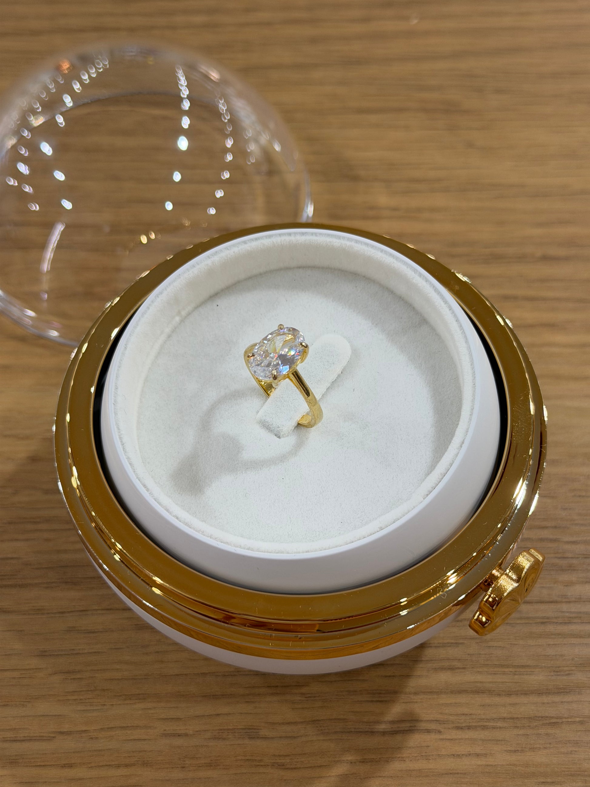 BOX PALLINA DI NATALE BIANCA CON ANELLO OVAL ARGENTO 925