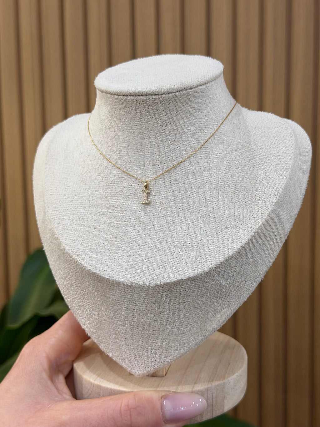 COLLANA INIZIALE I ORO 9 CARATI E DIAMANTINI