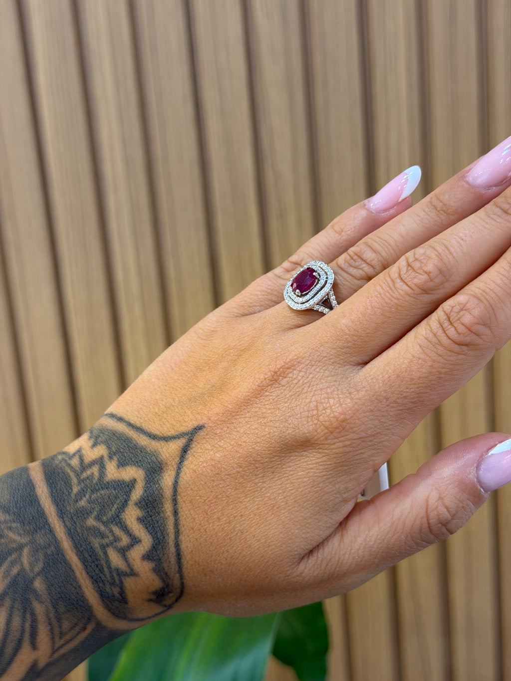 ANELLO ORO 18KT CON DIAMANTI E RUBINO