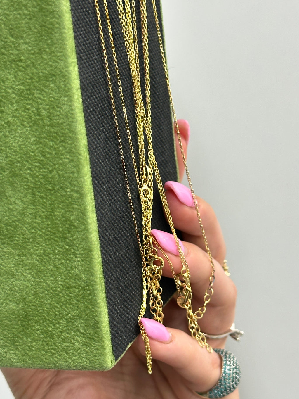 COLLANA INIZIALE BOMBATA ZIRCONATA IN ARGENTO