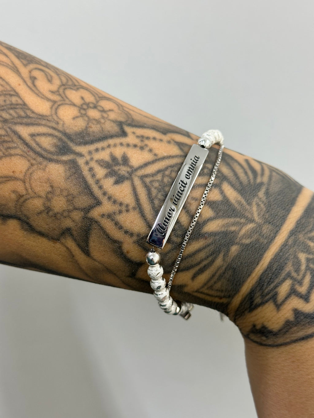 BRACCIALE DEDICATION AMOR VINCIT OMNIA