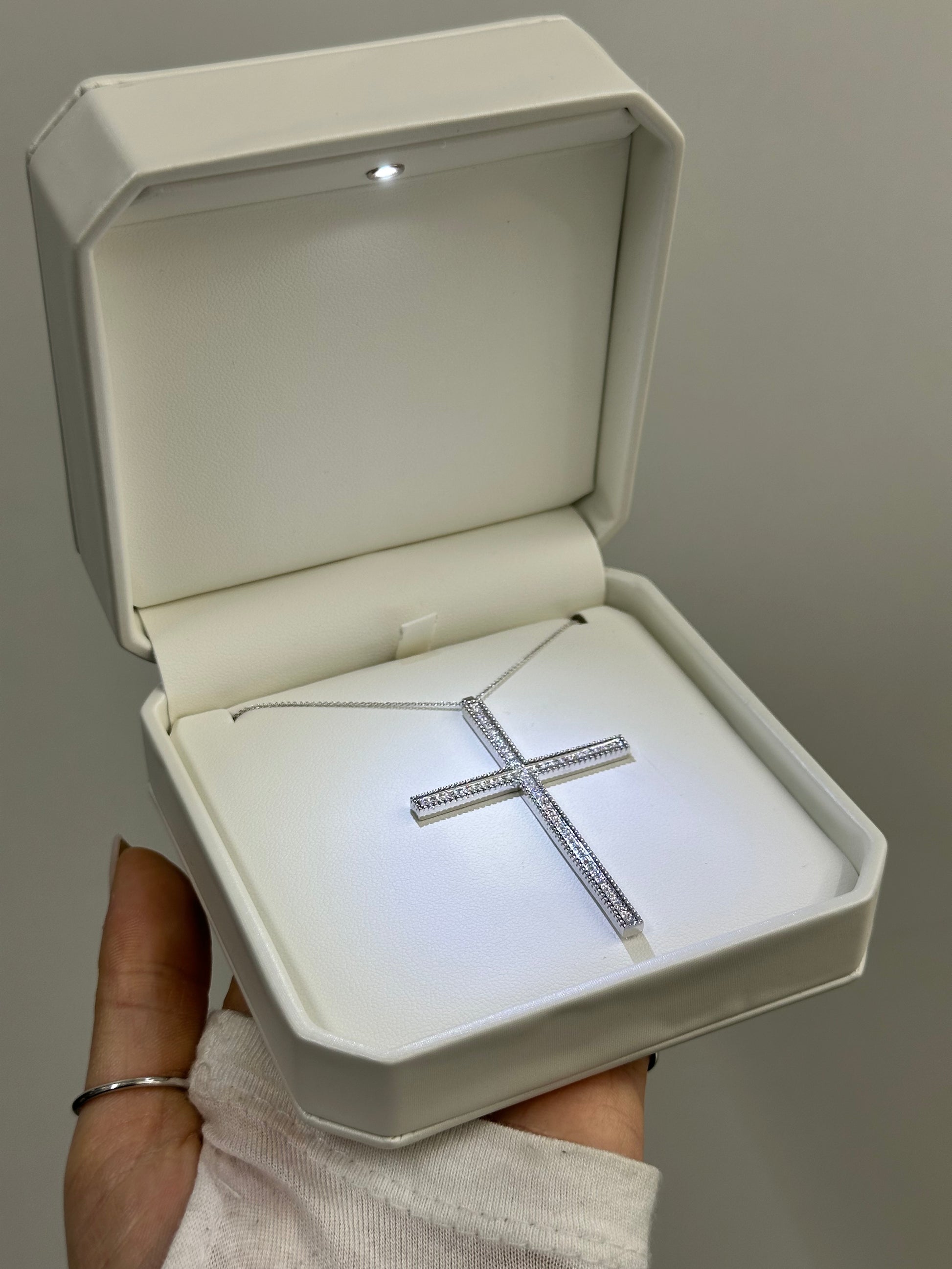 COLLANA CON CROCE ORO 18KT E DIAMANTI