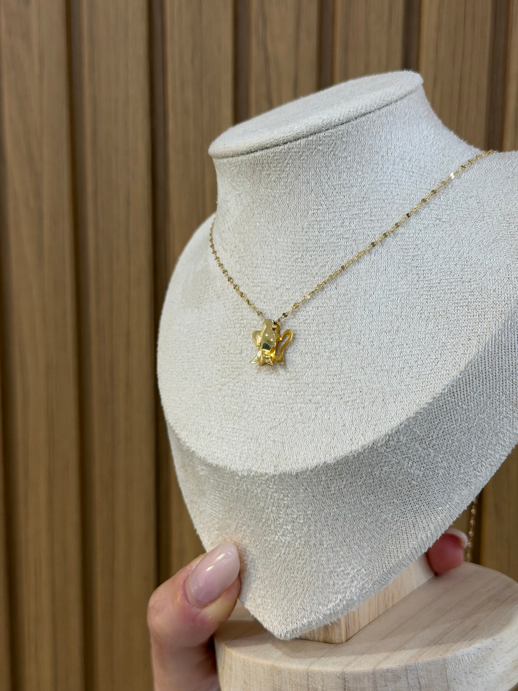 COLLANA IN ORO 18KT CON CIONDOLO ANGELO