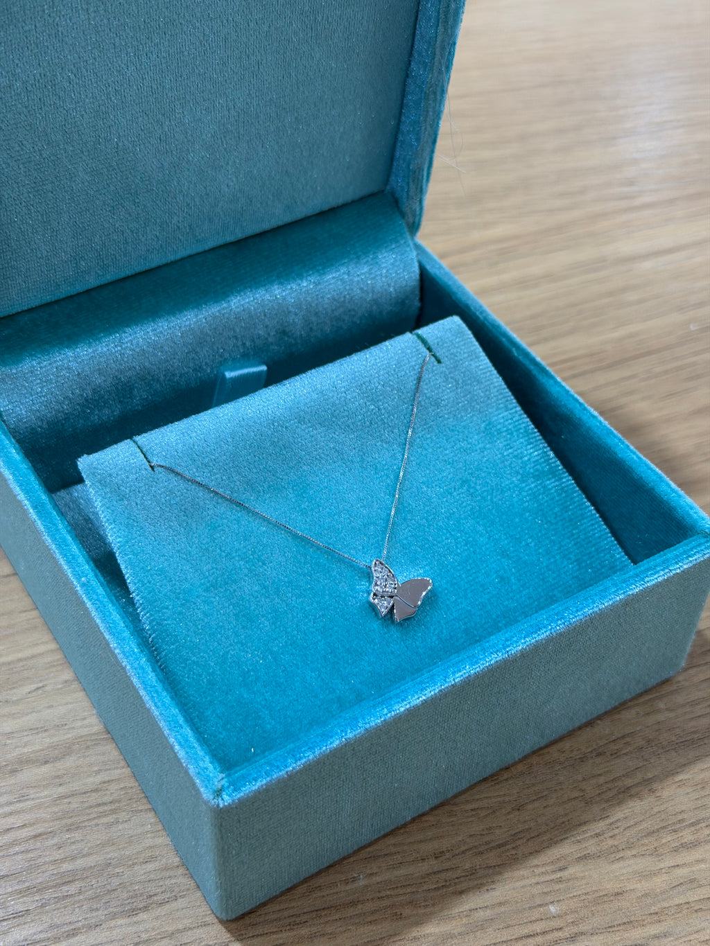 COLLANA ORO 18KT FARFALLA CON DIAMANTI LUCCIOLE