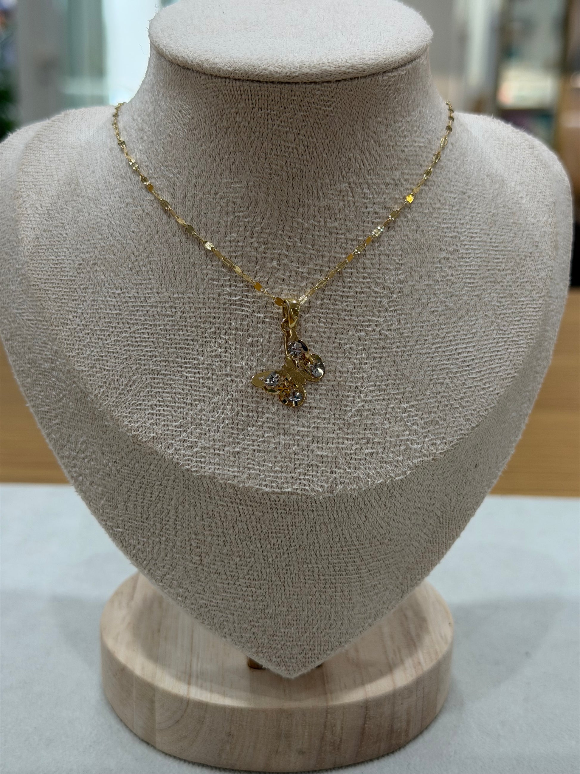 COLLANA ORO 18KT CON CIONDOLO FARFALLA