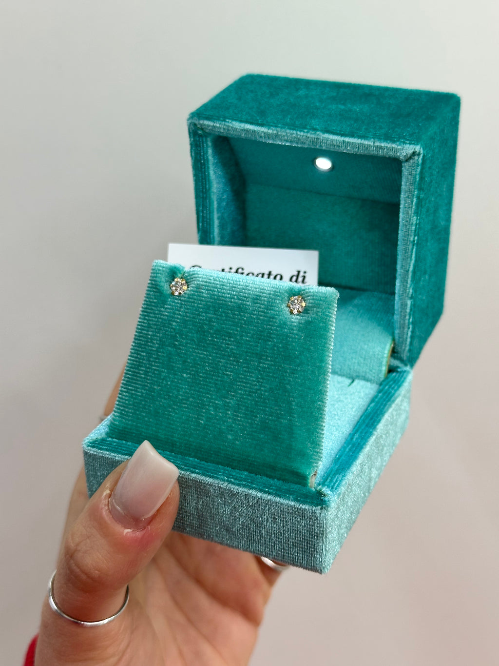 ORECCHINI PUNTO LUCE ORO 18KT