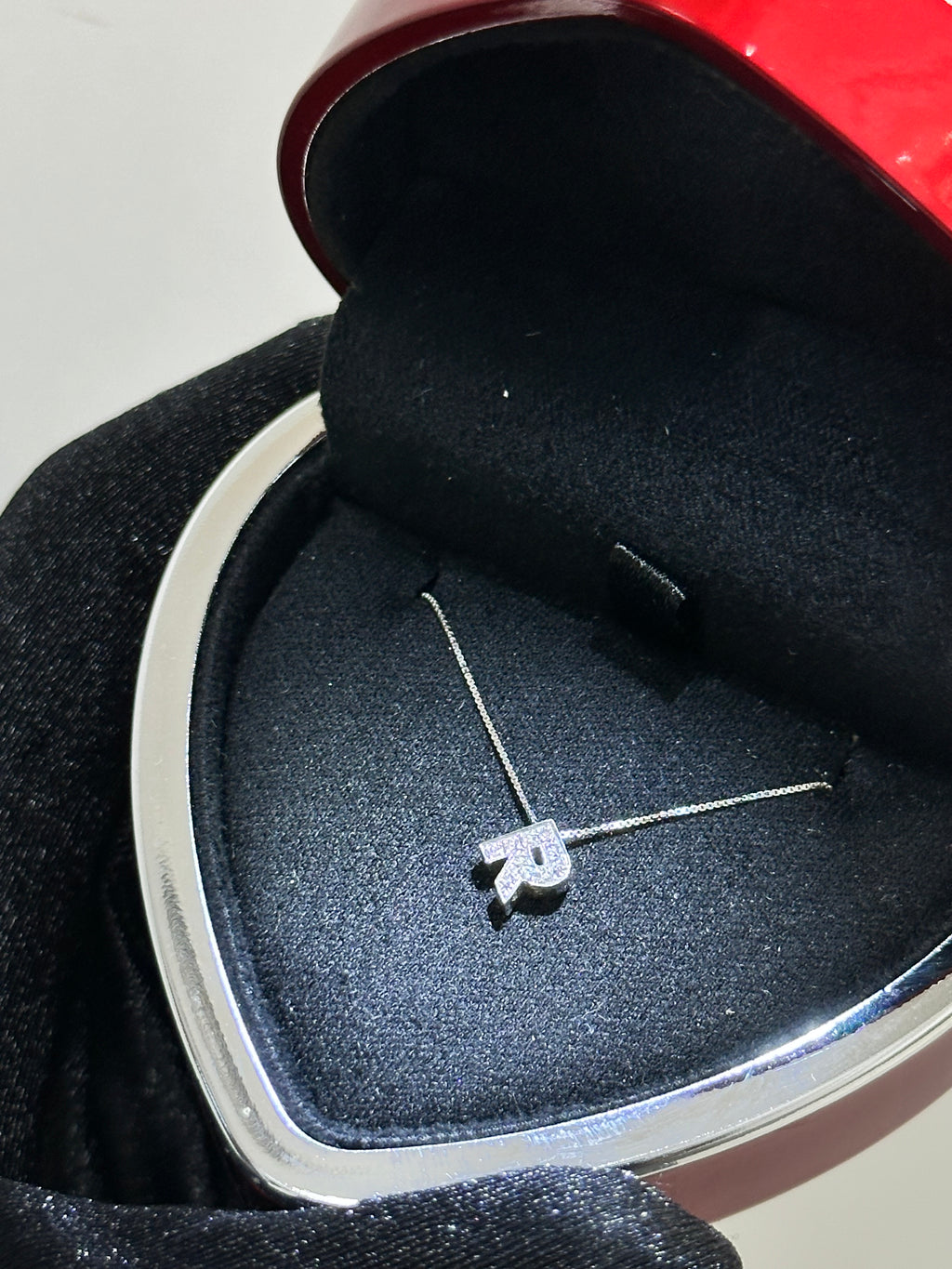 COLLANA INIZIALE R CON DIAMANTI ORO 18KT