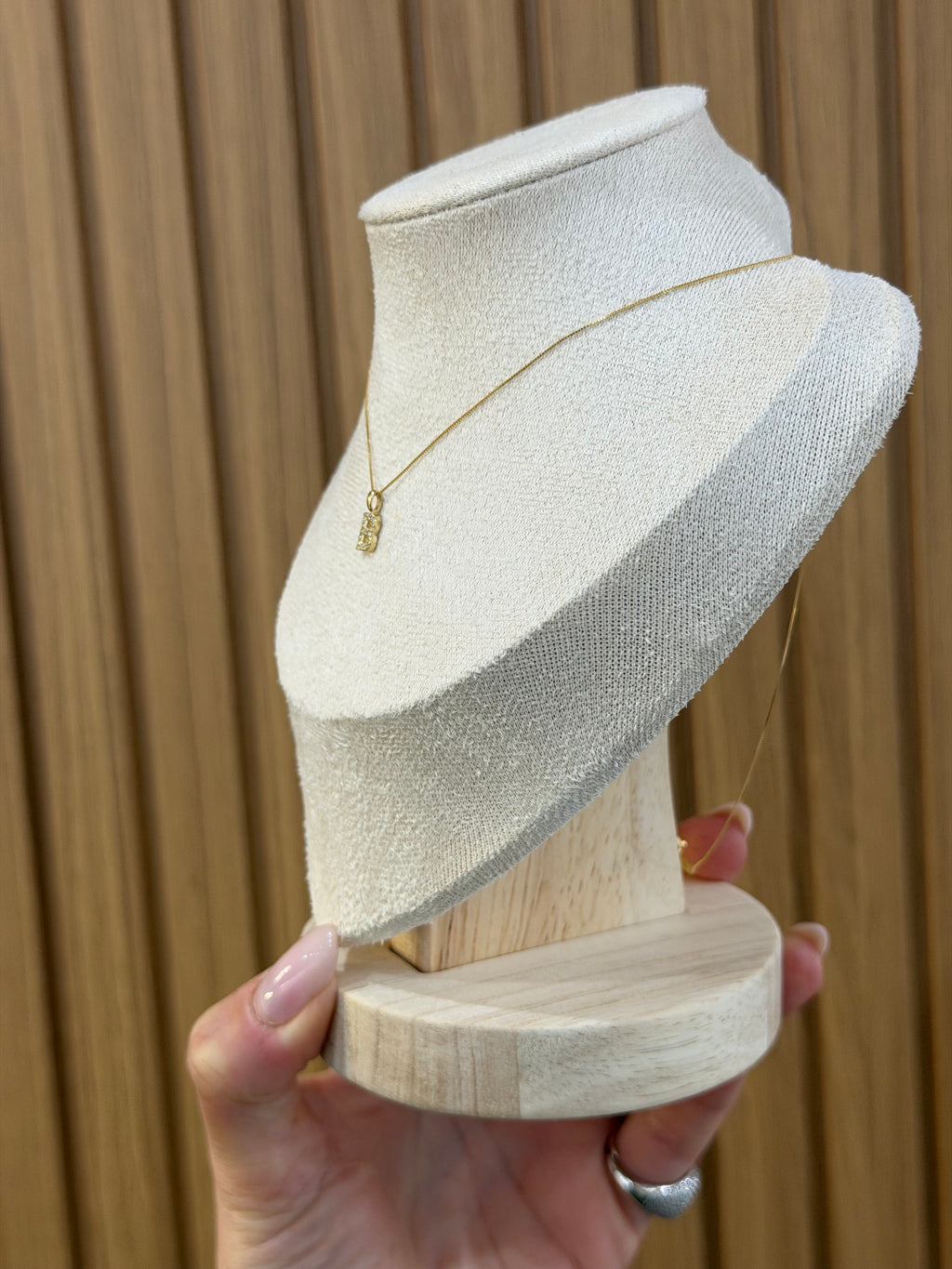 COLLANA INIZIALE B ORO 9 CARATI CON DIAMANTINI