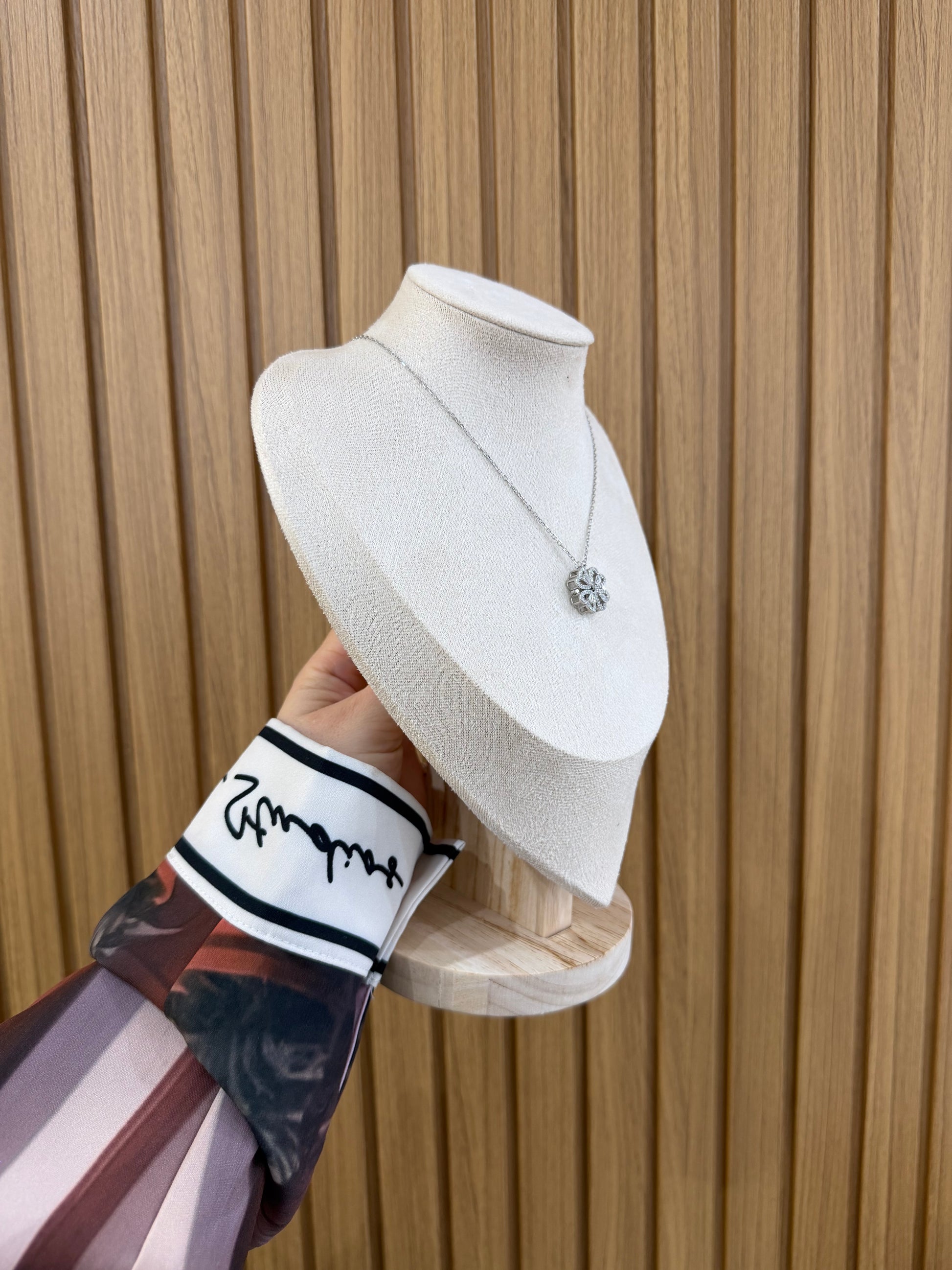 COLLANA MULTIFUNZIONE QUADRIFOGLIO