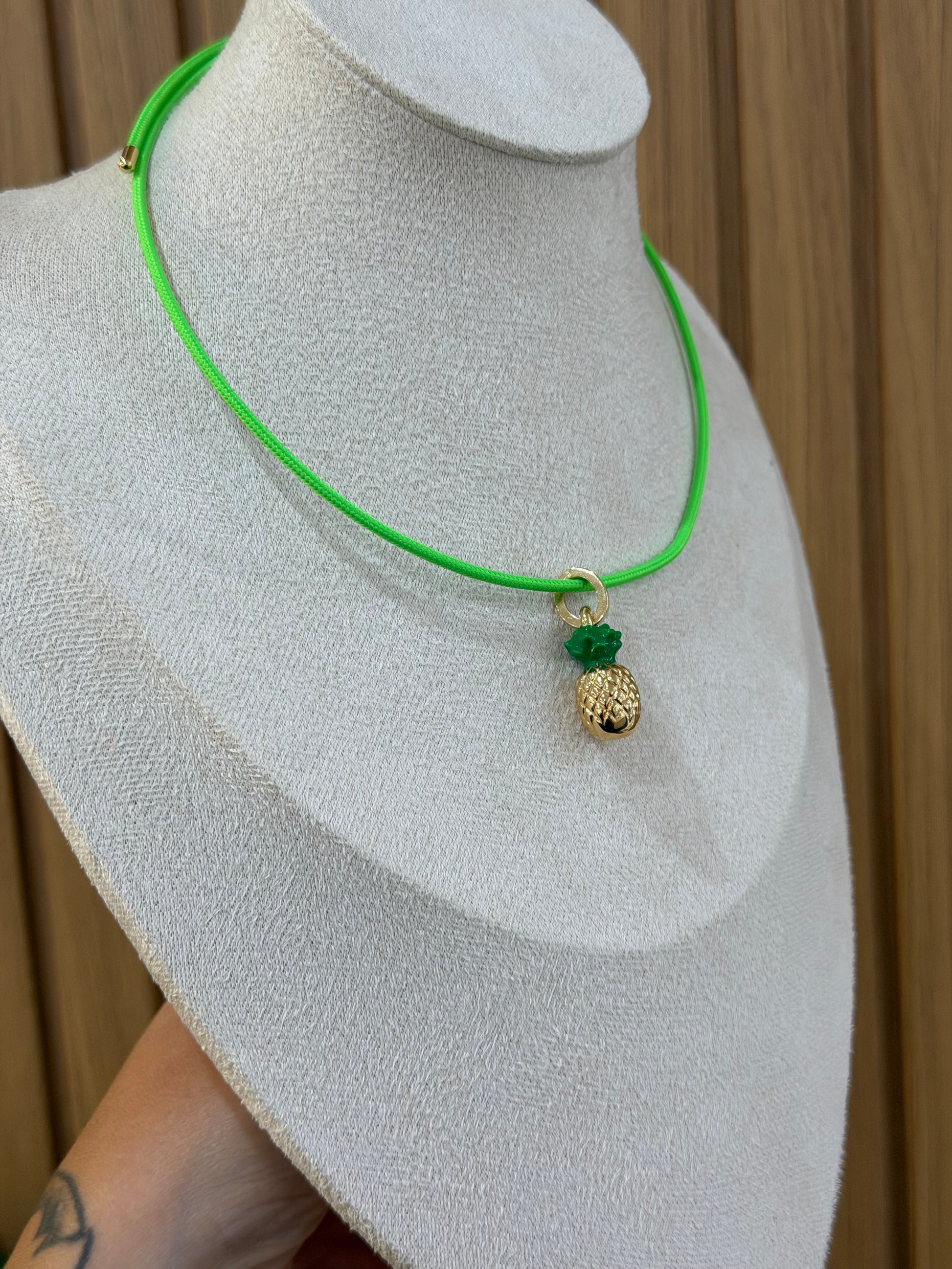 COLLANA CALAMITA CON CIONDOLO ANANAS ORO 18KT