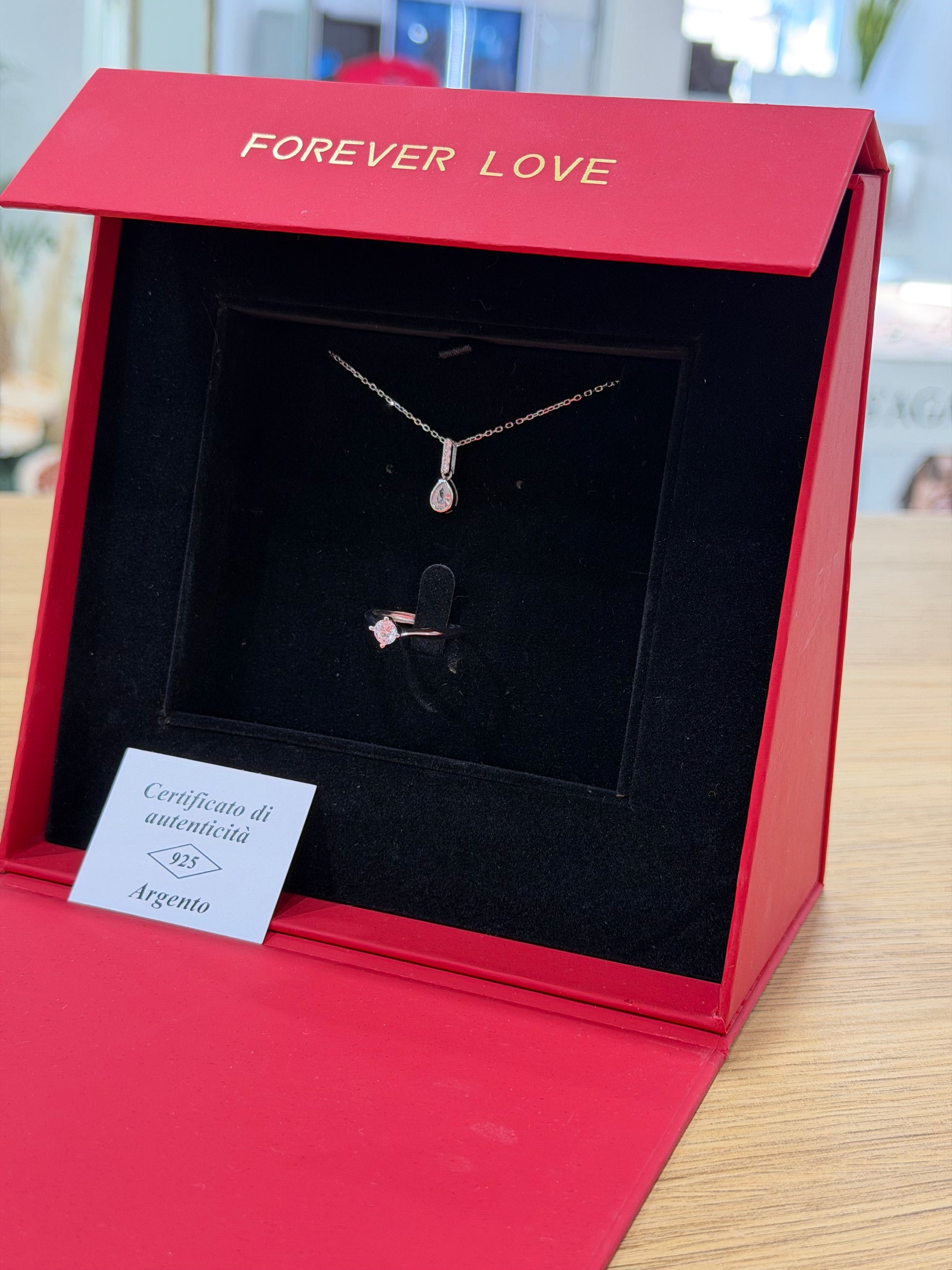 BOX FOREVER LOVE CON COMPLETO PUNTO LUCE ARGENTO 925