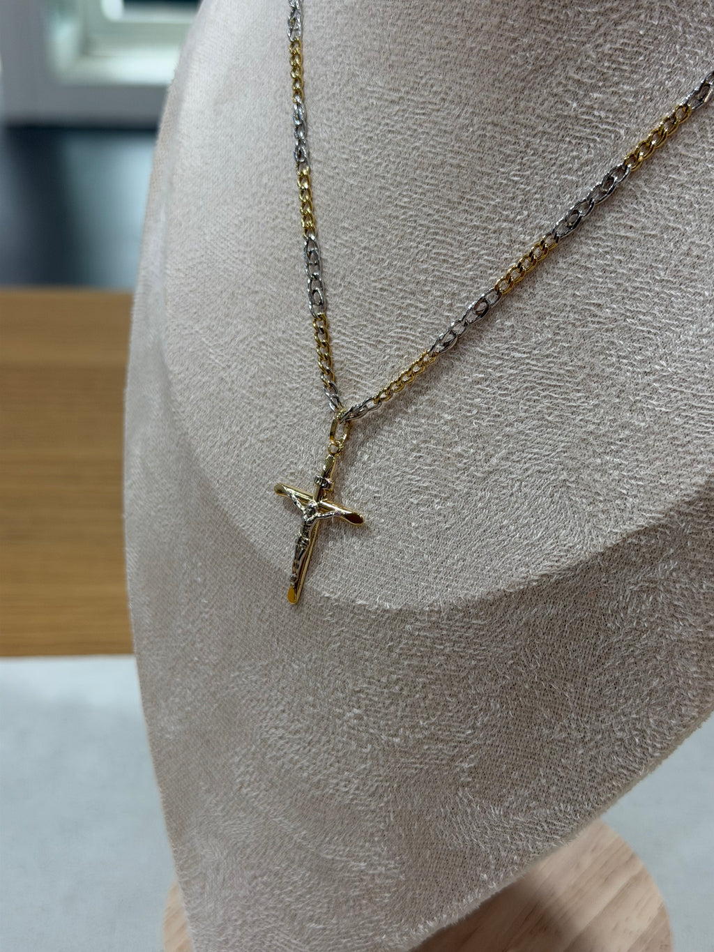 COLLANA IN ORO 18KT BICOLORE CON CROCE