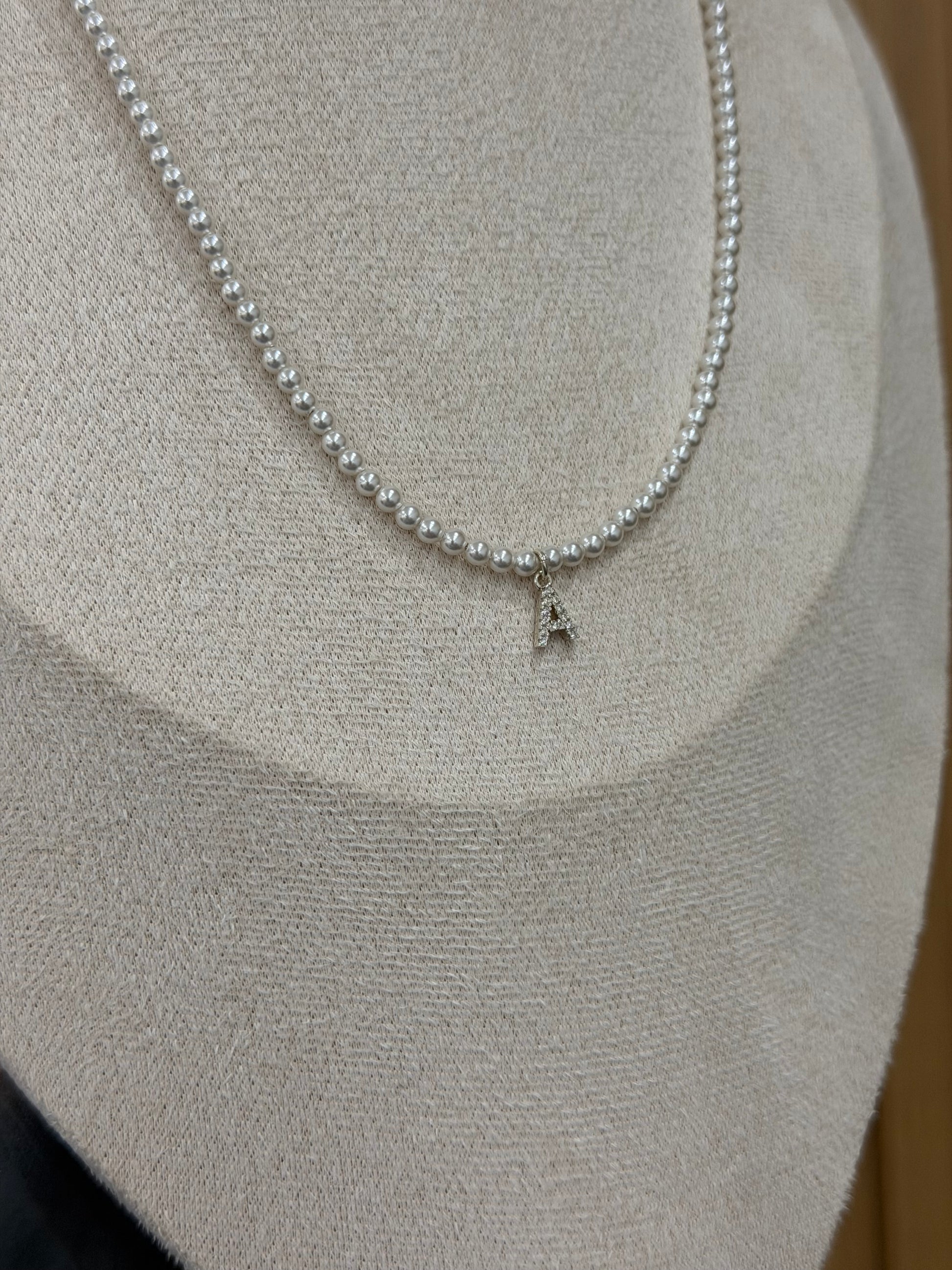 COLLANA MICRO PERLA LETTERA A ARGENTO 925