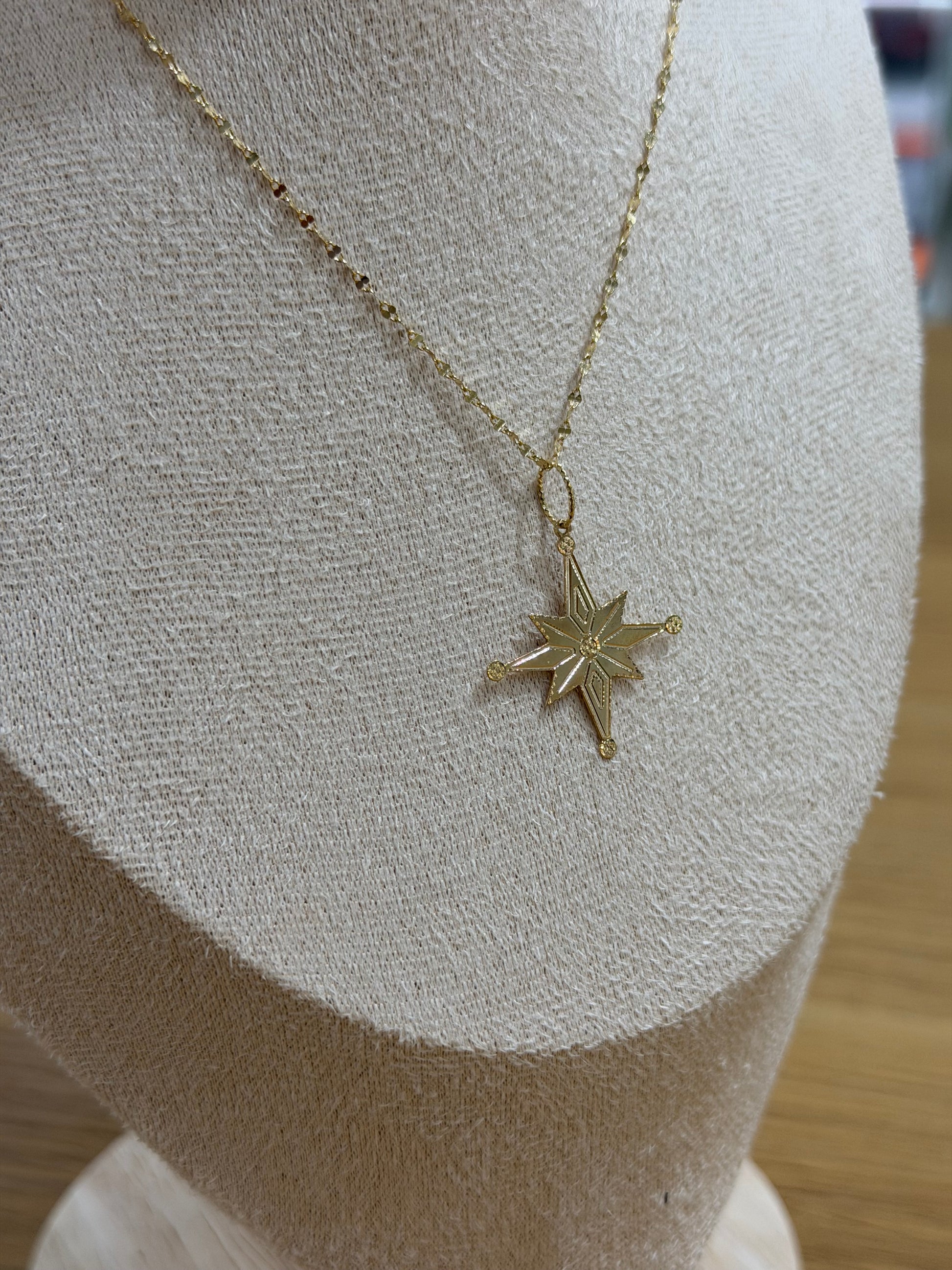 COLLANA ORO 18KT SPECCHIATA CON CIONDOLO ROSA DEI VENTI