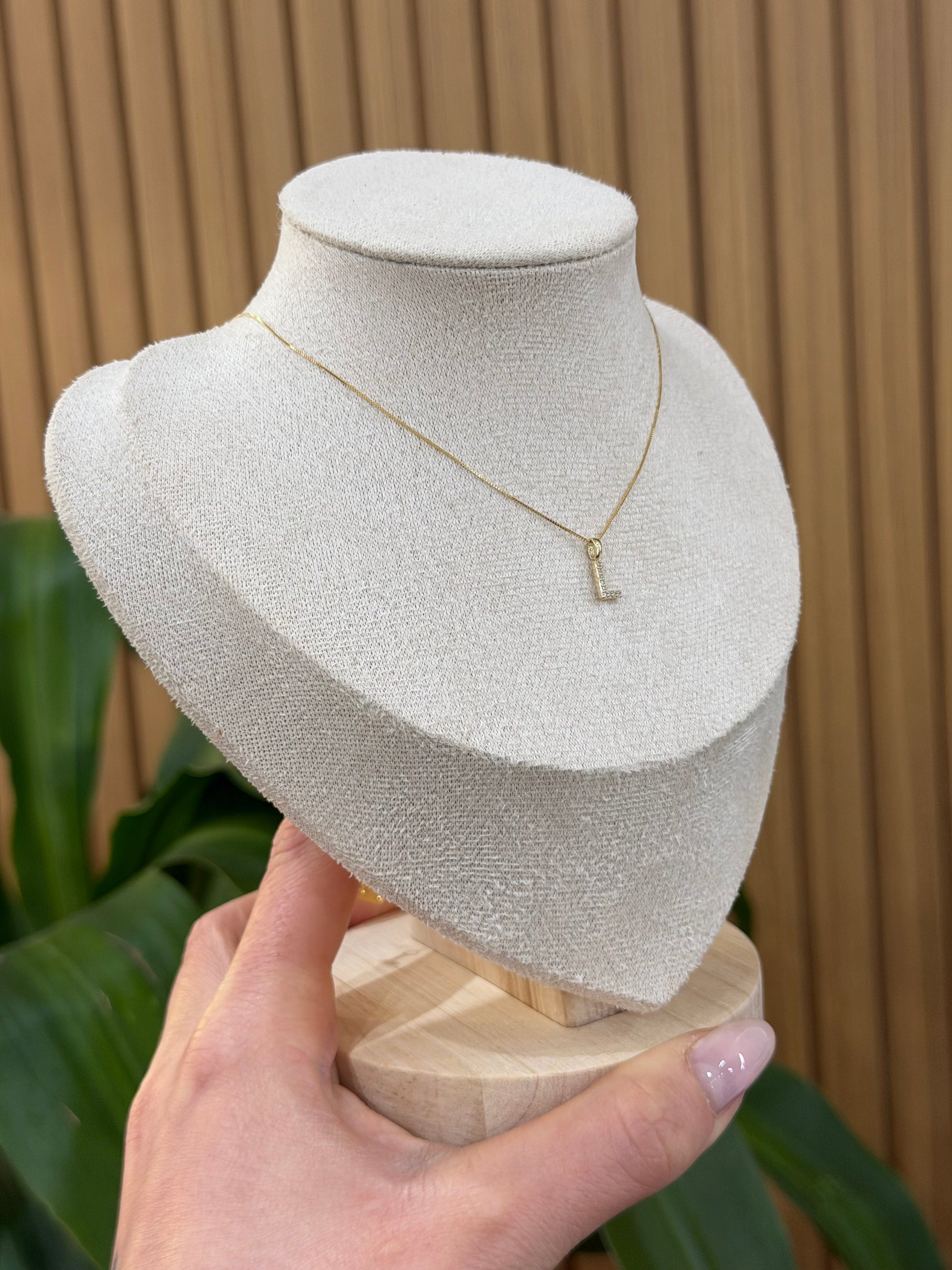 COLLANA INIZIALE L ORO 9 CARATI CON DIAMANTINI