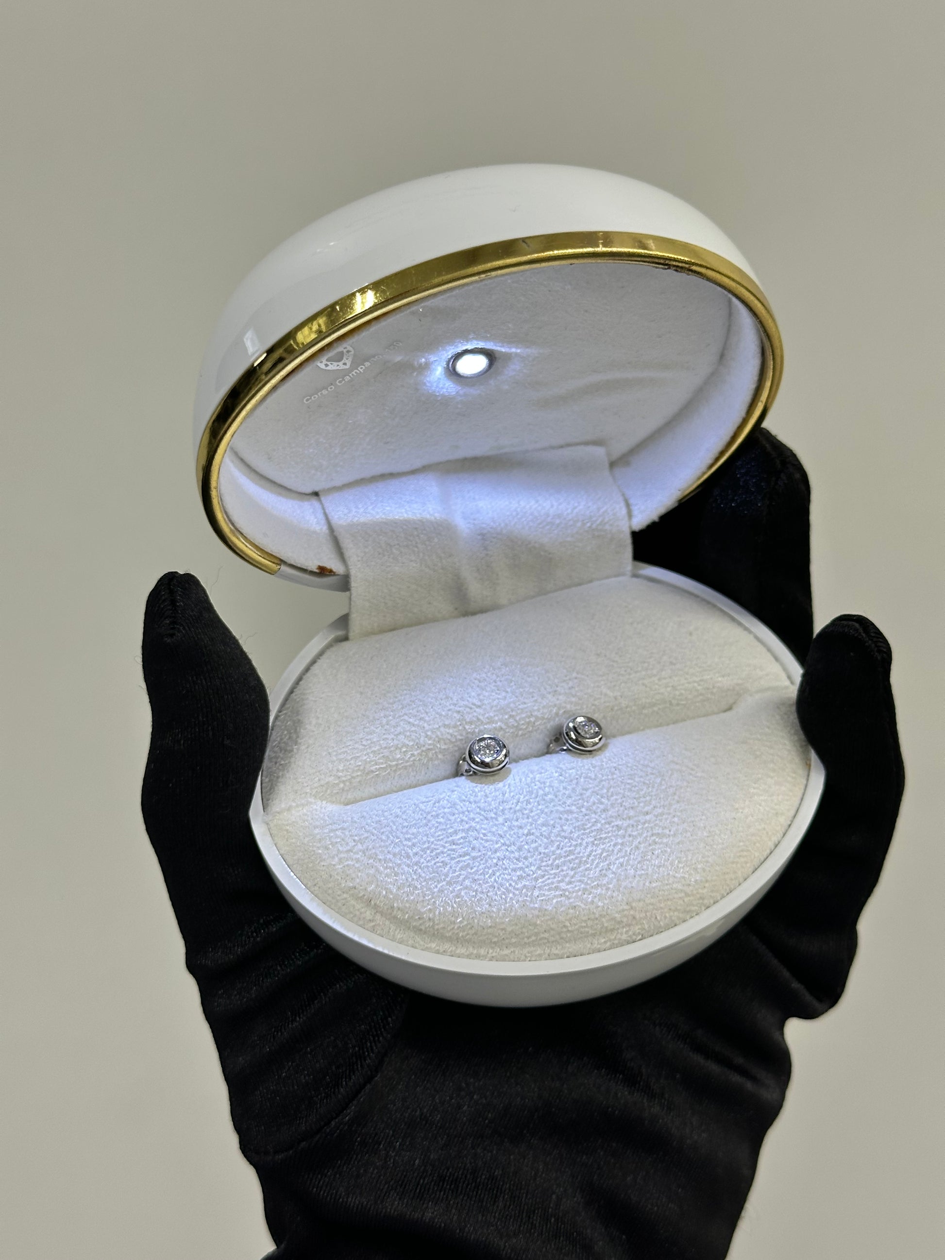 ORECCHINI PUNTO LUCE CON DIAMANTI