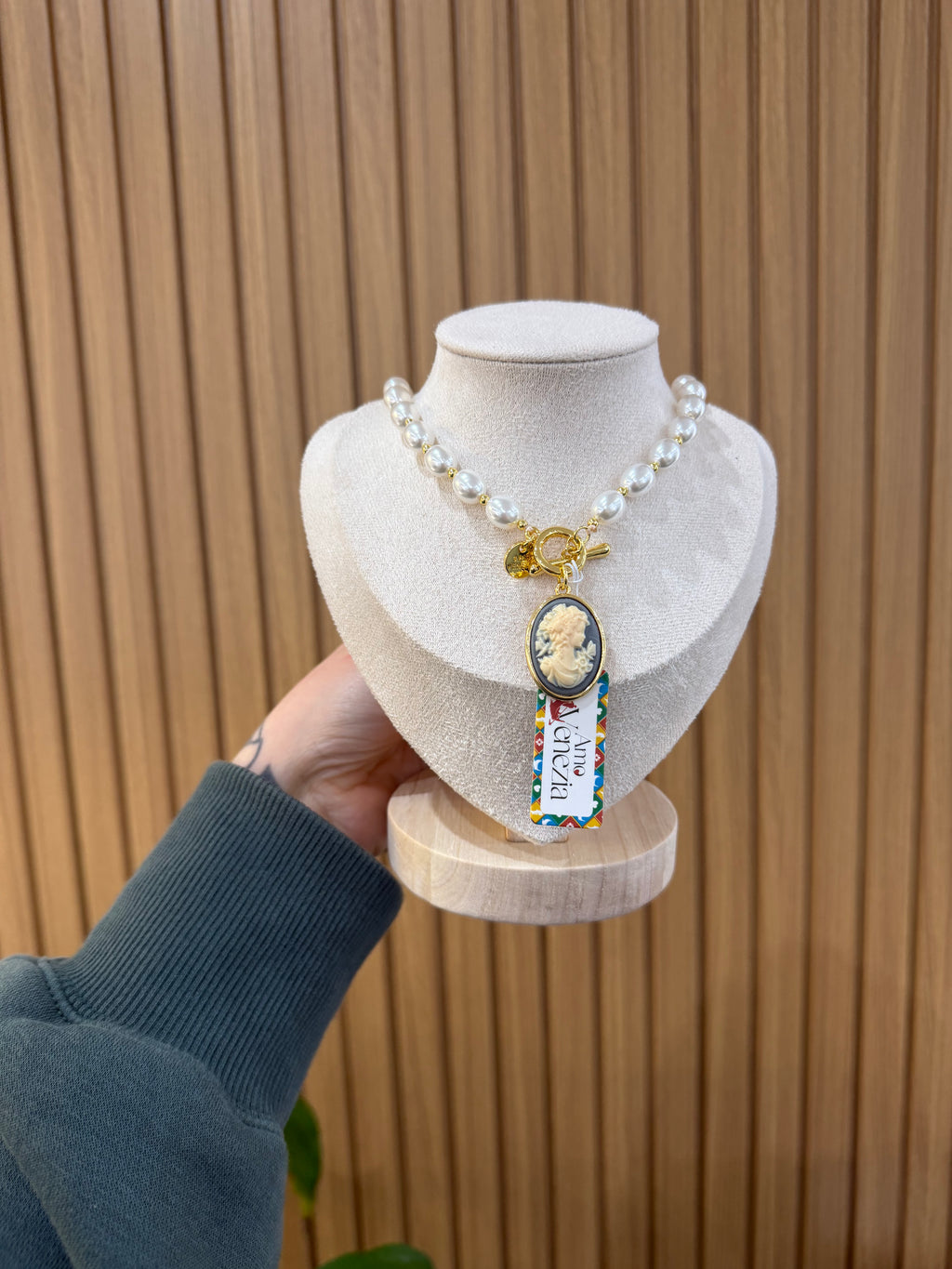 COLLANA PERLE CON MEDAGLIONE AMO VENEZIA