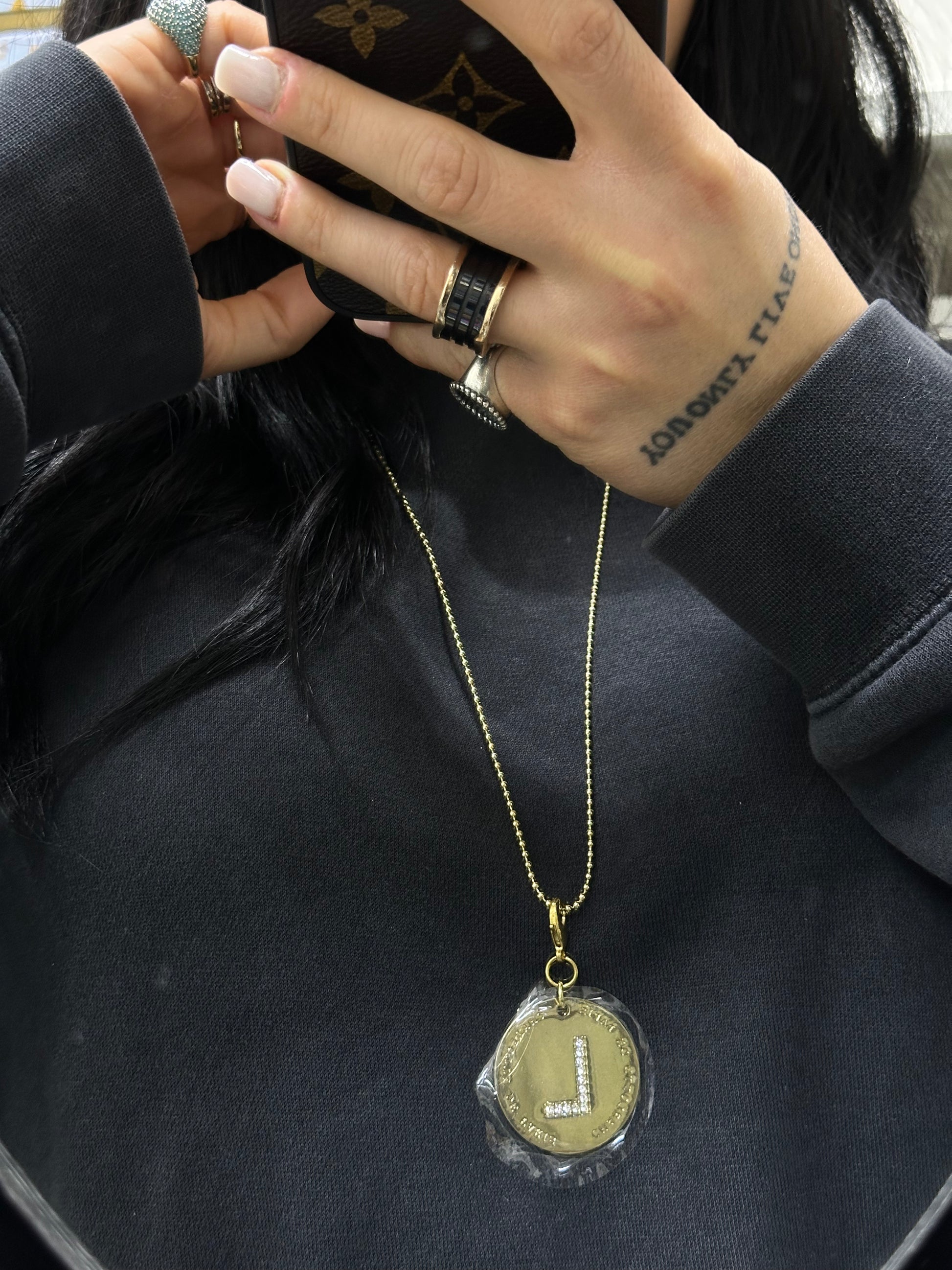 COLLANA INIZIALE IN ACCIAIO CON DORATURA LETTERA L