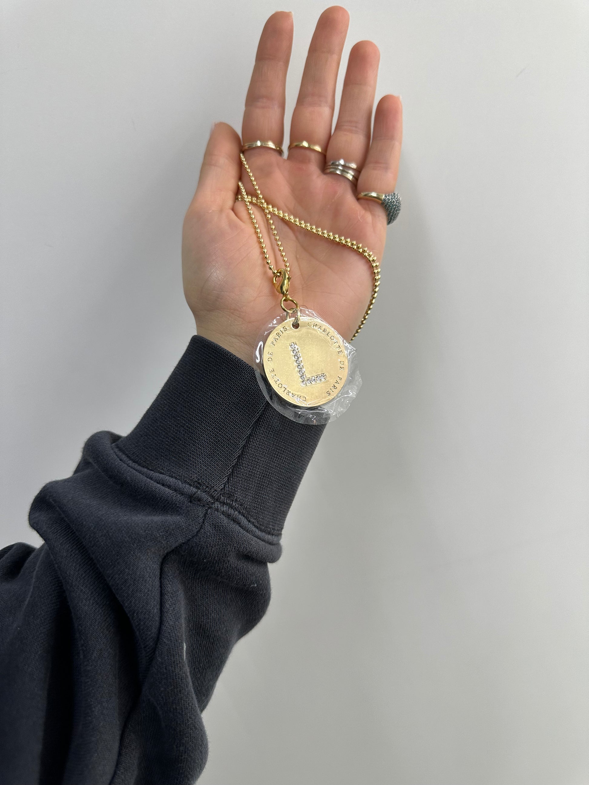 COLLANA INIZIALE IN ACCIAIO CON DORATURA LETTERA L