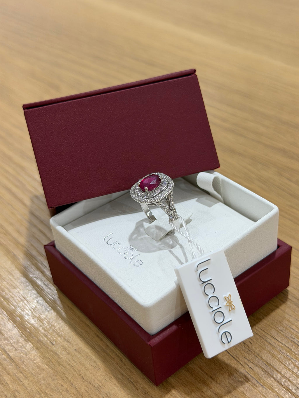 ANELLO ORO 18KT CON DIAMANTI E RUBINO