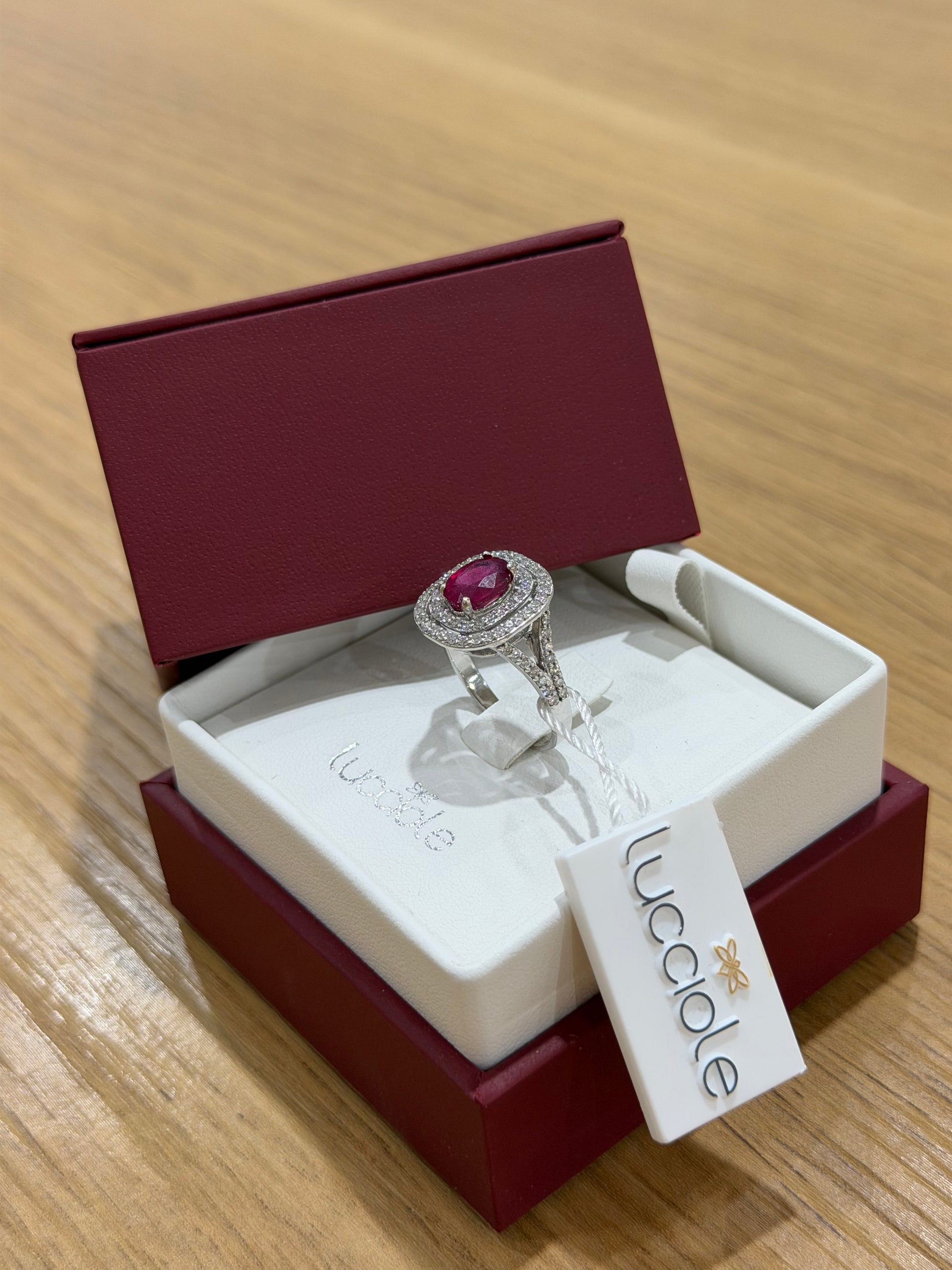 ANELLO ORO 18KT CON DIAMANTI E RUBINO